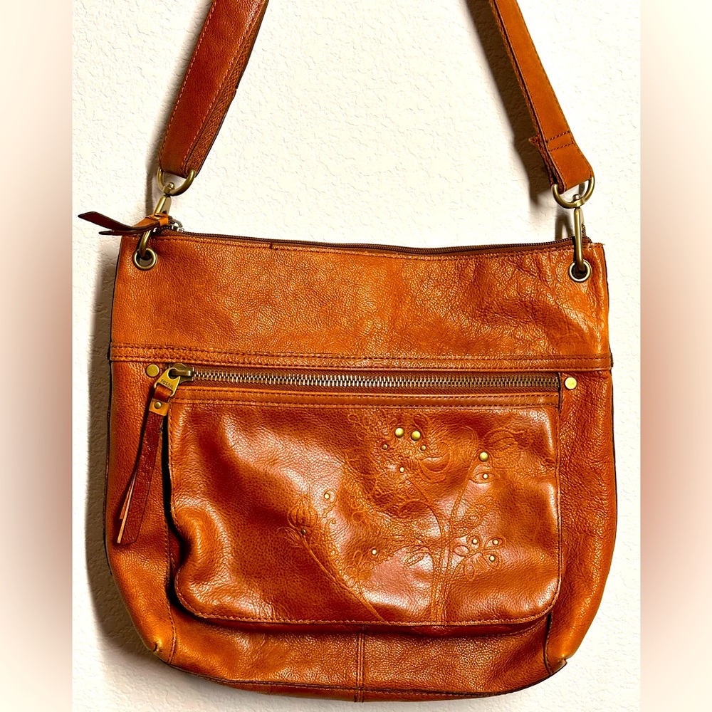 Fossil Bag - Brown Shoulder Bag - Adjustable Strap - Gold Accents